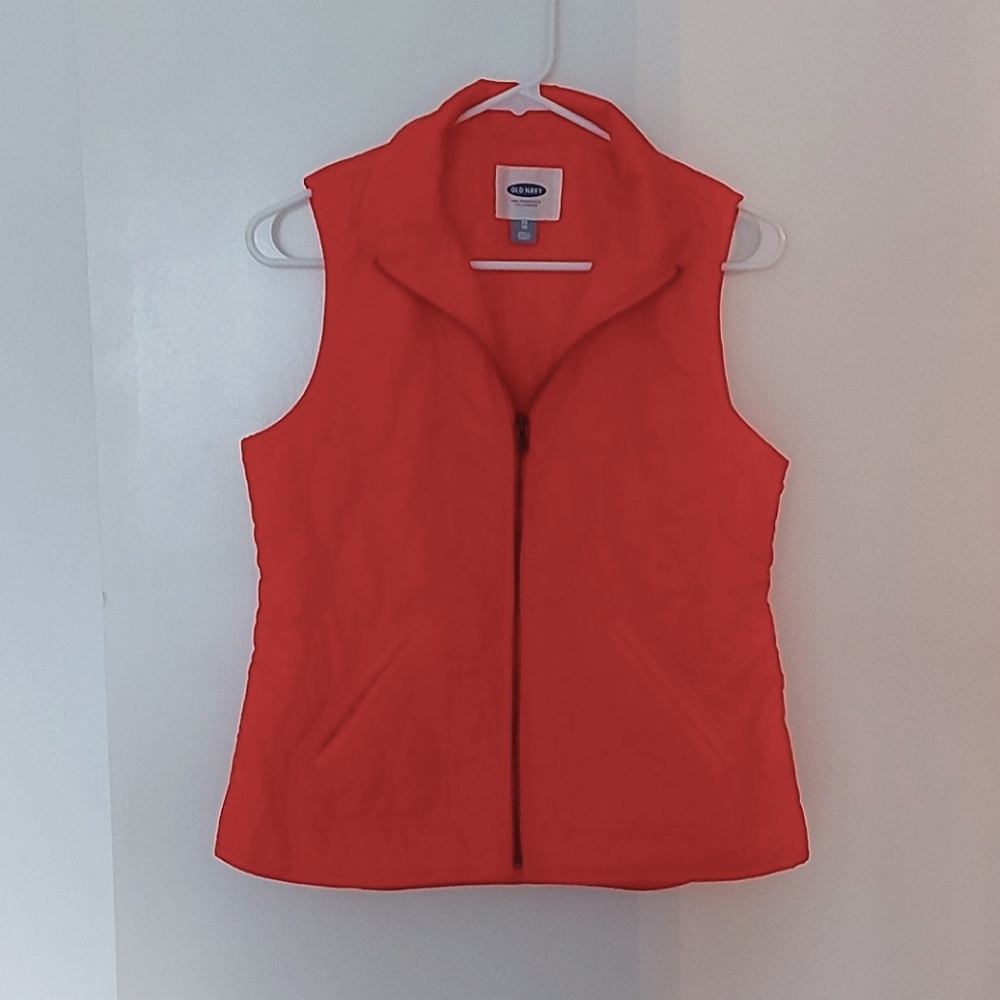 NWOT Old Navy red lightweight vest